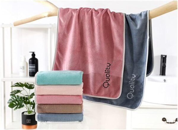 TOALLAS DE PASTEL BORDE BLANCO